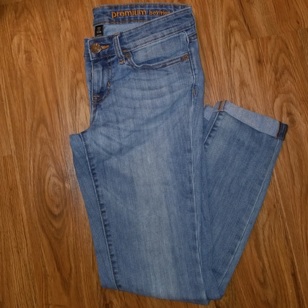 Gap Premium Boyfriend Jean's size 2 Gently Used